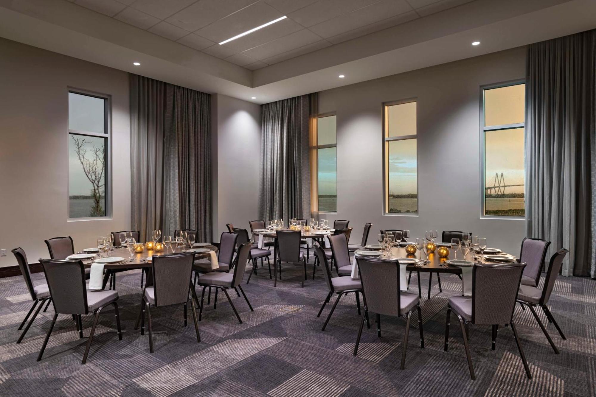 Hyatt Regency Baytown-Houston Hotel Exterior photo